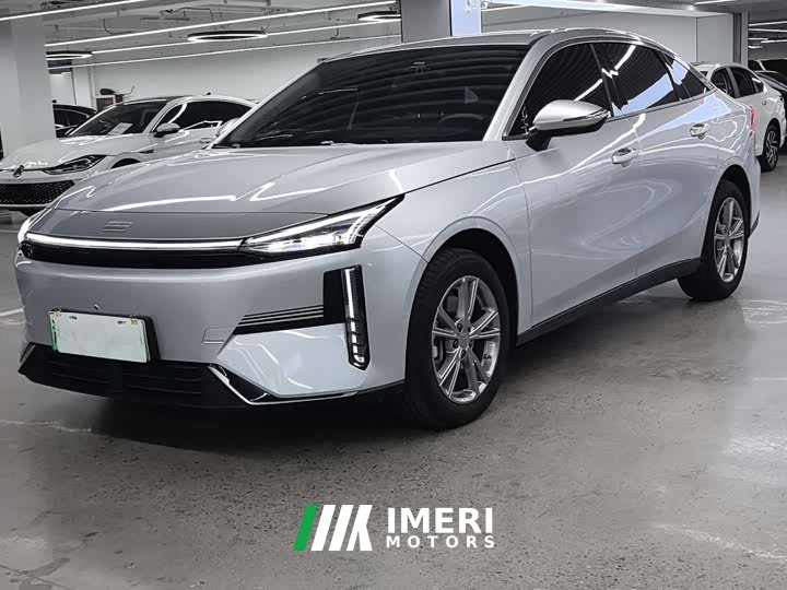 Geely Galaxy L6 EM-i 140km long range version