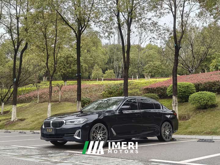 BMW 5 Series 530Li leading M sports package