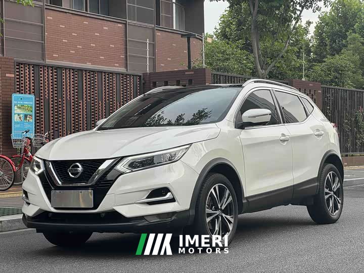 Nissan Qashqai 2.0L CVT XV Prem Deluxe Edition