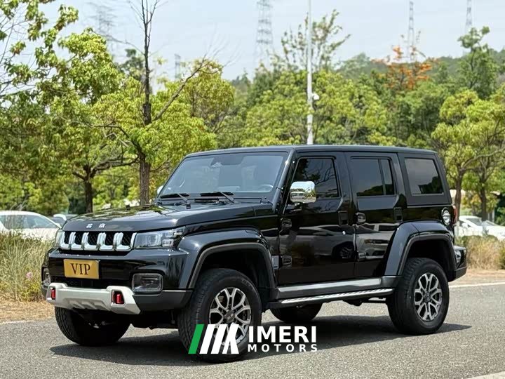 Beijing off-road BJ40 2.0T automatic four-wheel drive city hunter version knight type