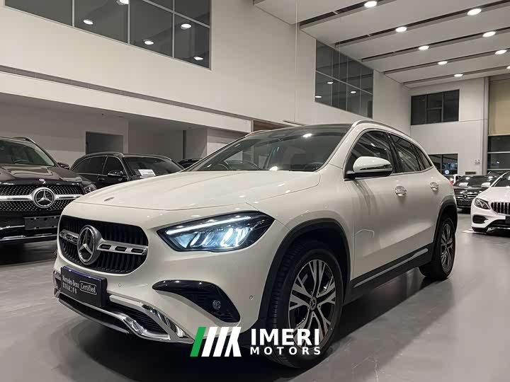 Mercedes-Benz GLA 220