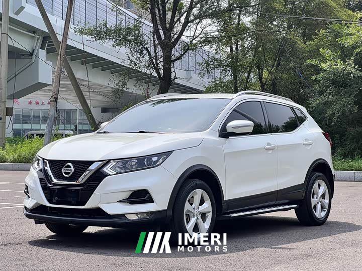 Nissan Qashqai 2.0L CVT XV Premium Edition