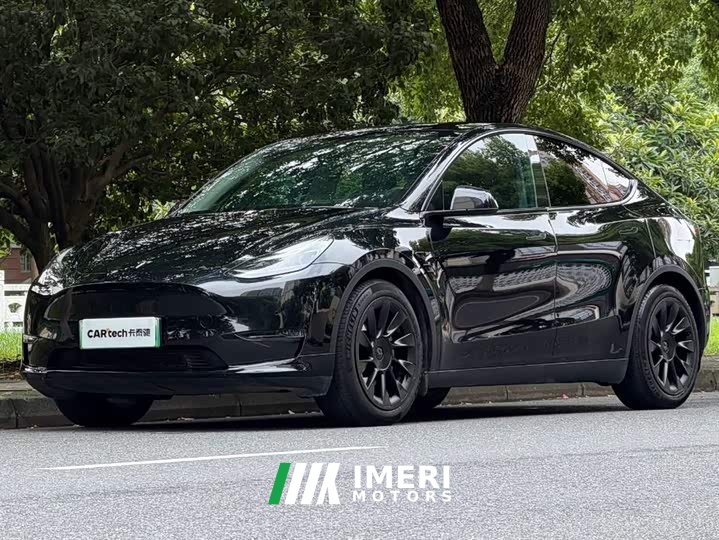 Tesla Model Y standard range rear-wheel drive version