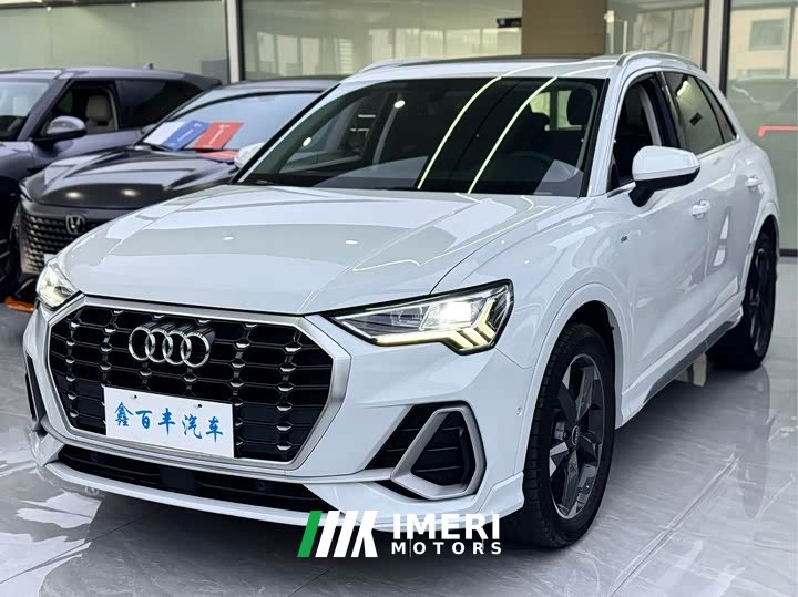 Audi Q3 2022 35 TFSI Fashionable and Dynamic