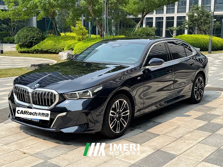 BMW 5 Series 530Li Leading M Sports Package