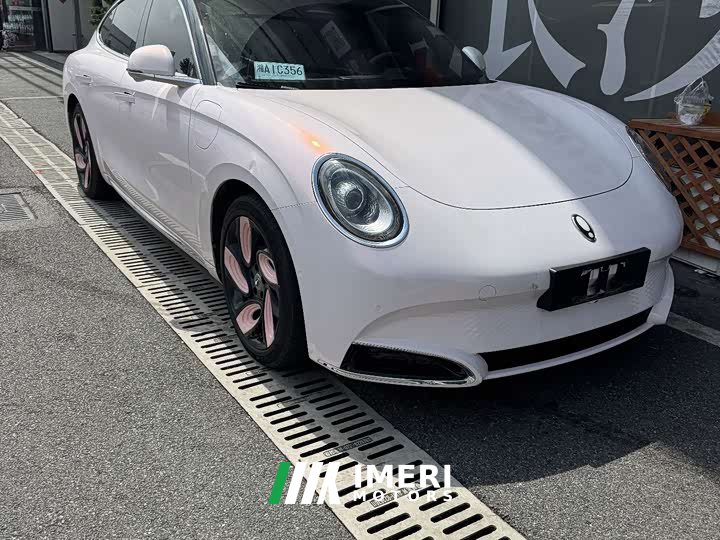 Lynk & Co Euler Lightning Cat 2022 555km Premium Edition