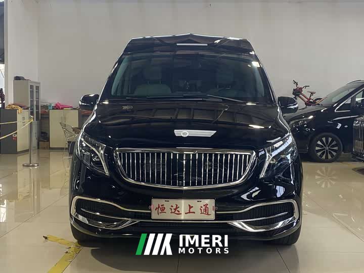 Mercedes-Benz V-Class 2.0L high-roof customized version