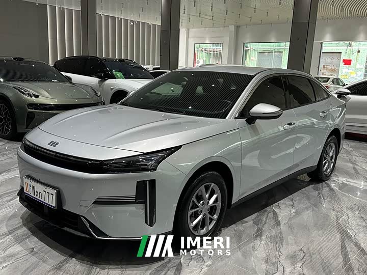 Geely Galaxy L6 EM-i 60km Sailing Edition