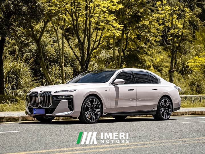 BMW 7 Series 2023 740Li M Sport Package