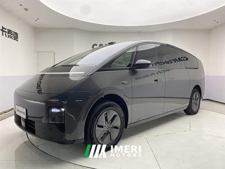 Li Auto Ideal MEGA Home Family Special Edition