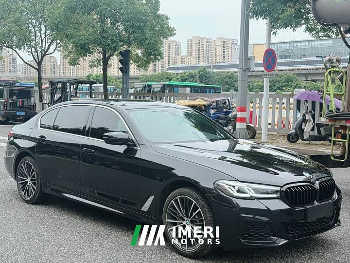 BMW 5 Series 530Li leading M sports package