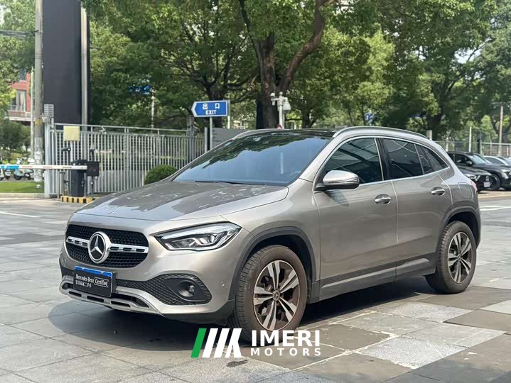 Mercedes-Benz GLA 220