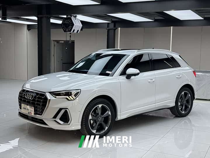 Audi Q3 35 TFSI Fashionable and Dynamic (1.4T)