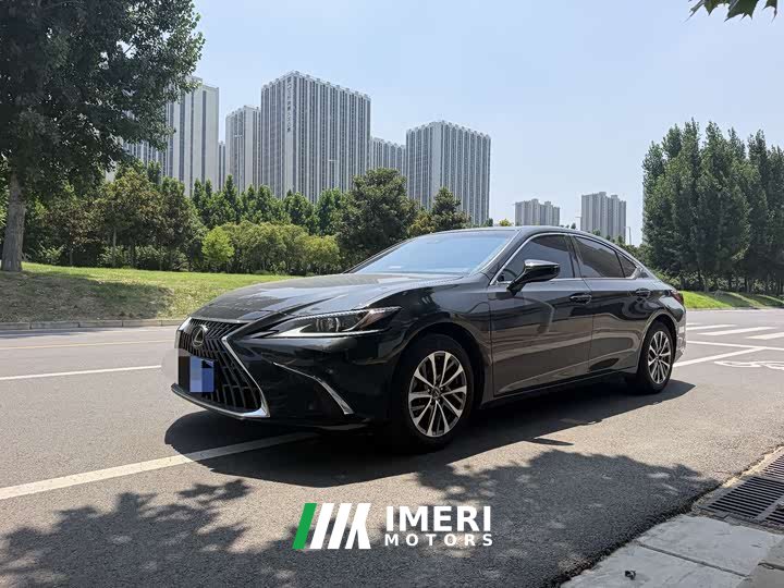 Lexus ES 200 Premium Edition