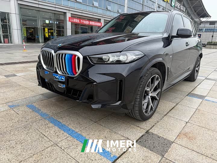 BMW X5 xDrive 30Li Exclusive M Sports Night Package