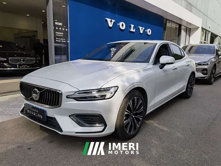Volvo S60 B4 Zhiyuan Luxury Edition