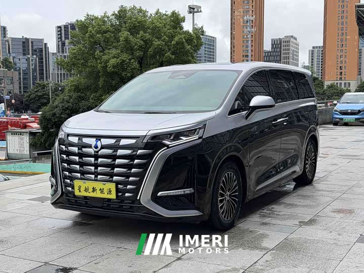 Denza D9 DM-i 980 four-wheel drive flagship