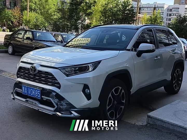 Toyota RAV4 Rongfang 2.0L CVT four-wheel drive premium version