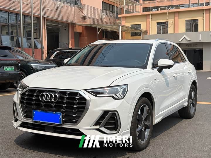 Audi Q3 35 TFSI Fashionable and Dynamic