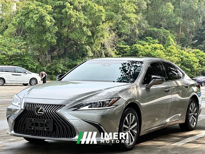 Lexus ES 200 Excellence Edition