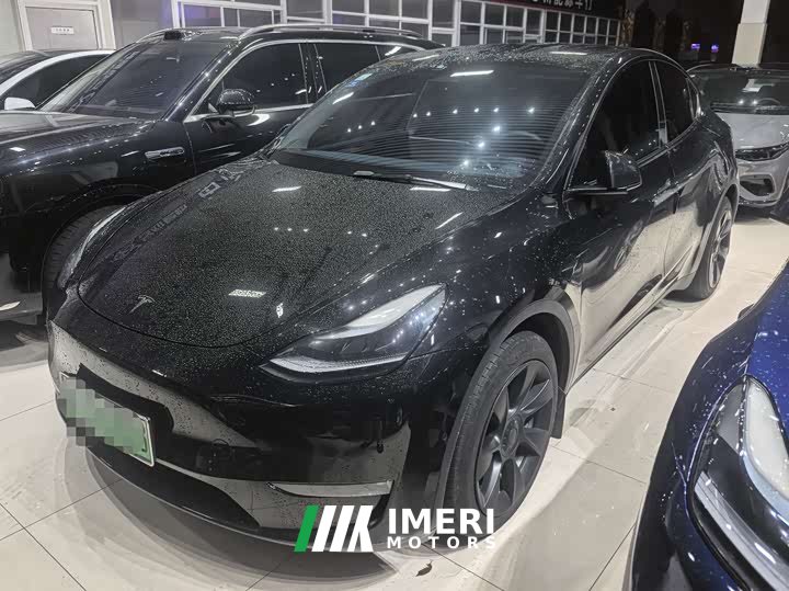 Tesla Model Y long-range all-wheel drive version