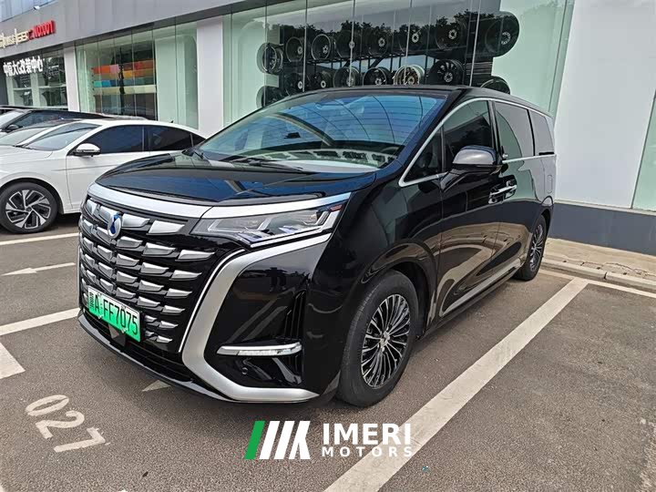 Denza D9 DM-i 970 four-wheel drive flagship