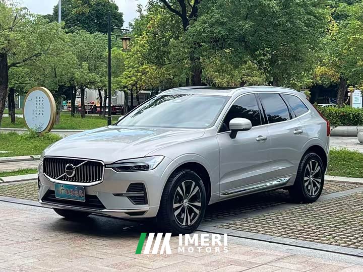 Volvo XC60 B5 four-wheel drive Zhiyi luxury version