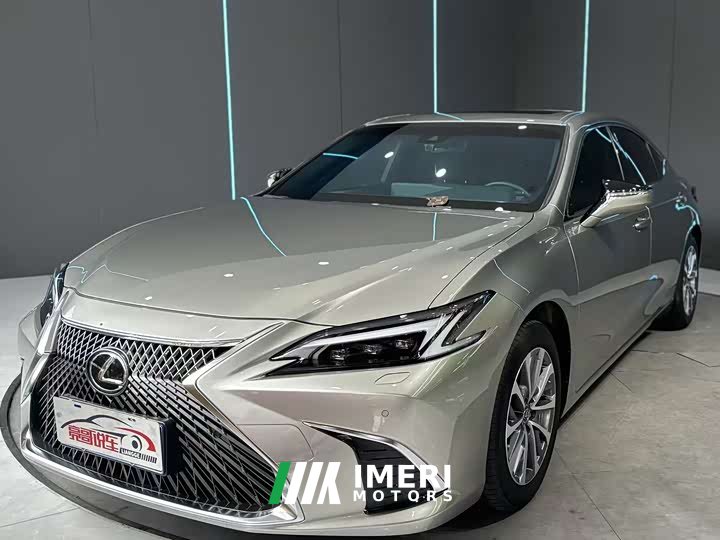 Lexus ES 200 Premium Edition