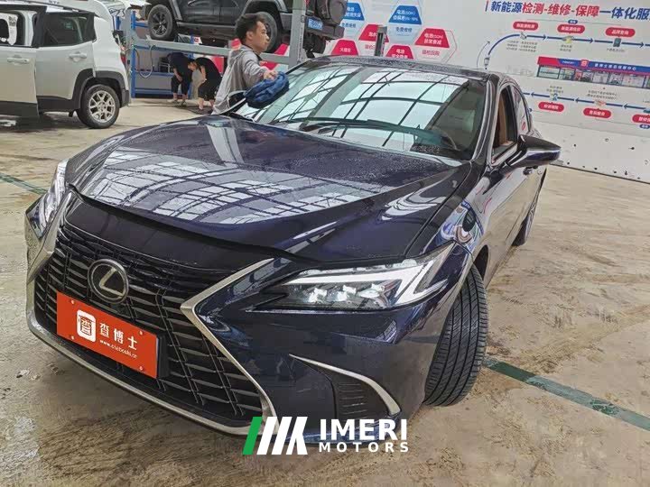 Lexus ES 200 Premium Edition