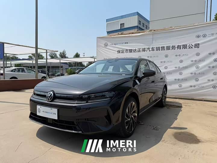 Volkswagen Sagitar L 300TSI DSG luxury
