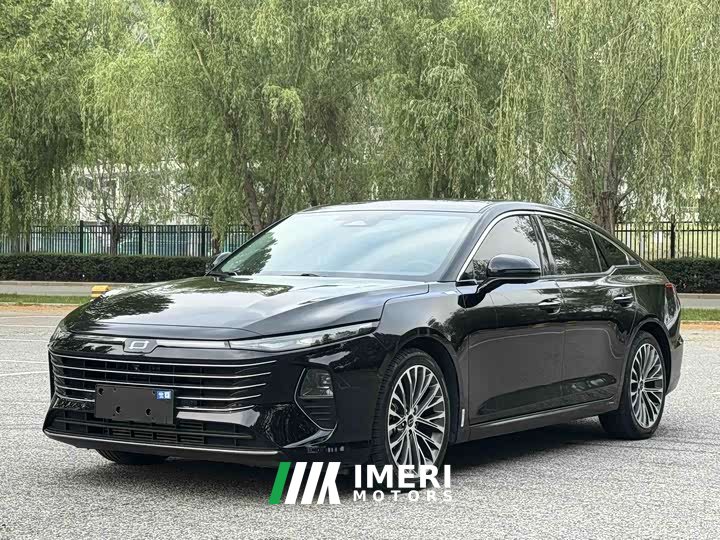 Lynk & Co Pentium B70 Dragon Edition 1.5T Leading