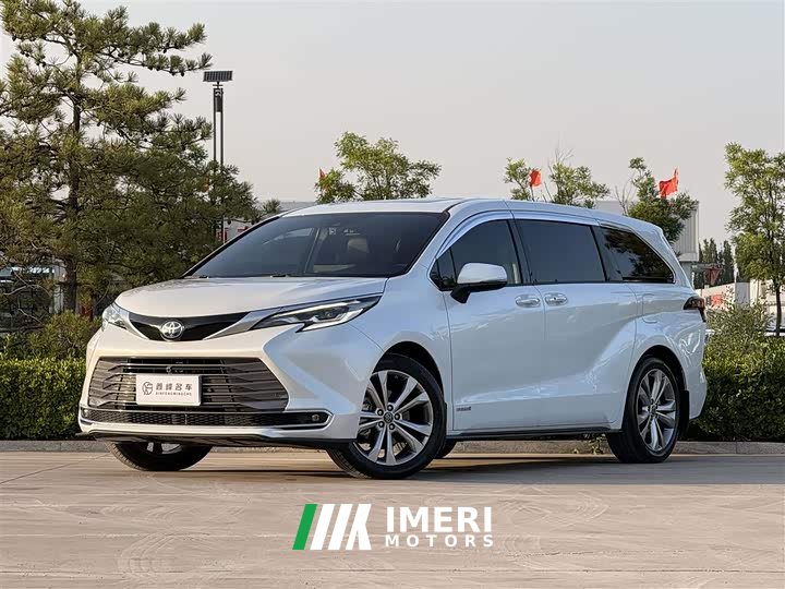 Toyota SIENNA 2.5L Hybrid Premium Edition