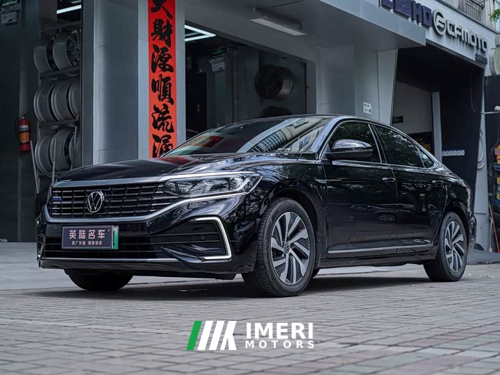 Volkswagen Passat Plug-in Hybrid 2022 430PHEV Hybrid Luxury Edition