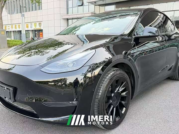 Tesla Model Y Standard Range Rear-Wheel Drive