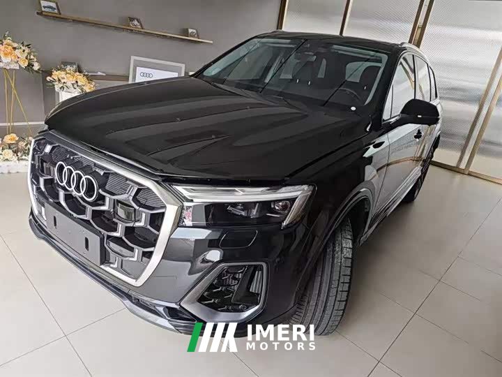 Audi Q7 2024 55 TFSI quattro S line sports