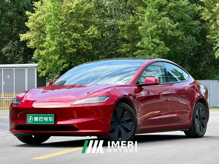 Tesla Model 3 rear-wheel drive version