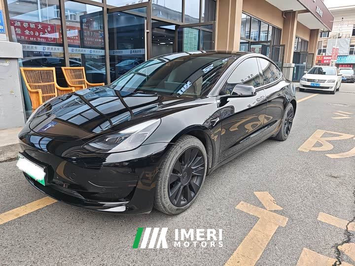 Tesla Model 3 rear-wheel drive version