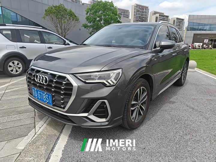 Audi Q3 35 TFSI aggressive and dynamic