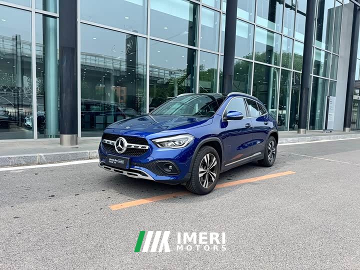 Mercedes-Benz GLA 220