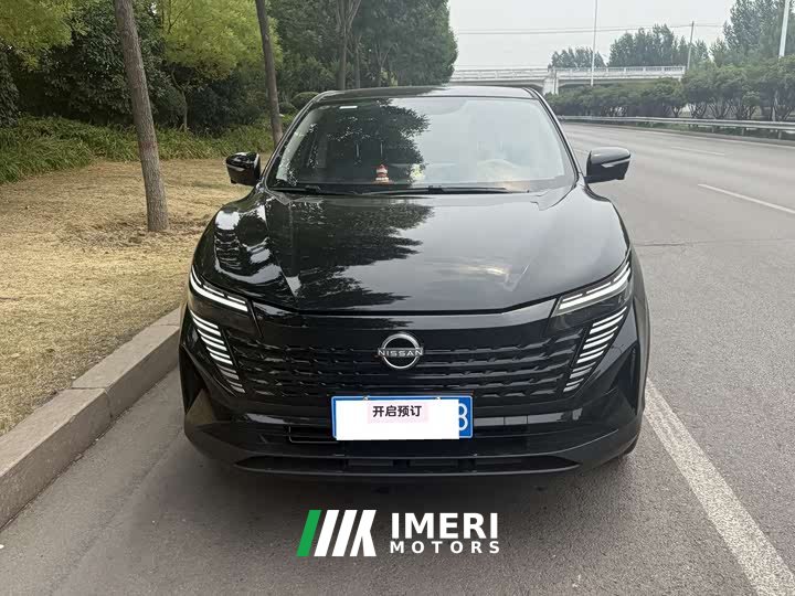 Nissan Qashqai Honor 2.0L CVT XV Leading Edition