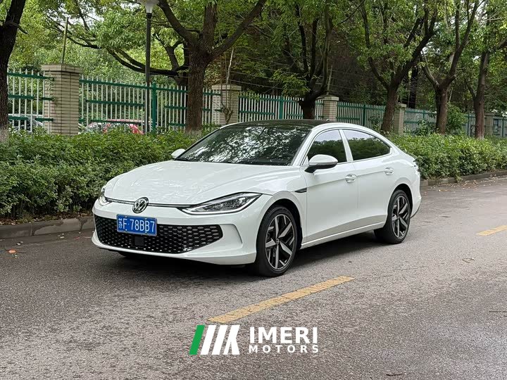Volkswagen Lamando L 280TSI DSG Cool-La Edition