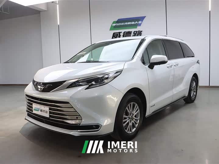 Toyota 2021 Toyota Sienna 2.5L Hybrid Deluxe Edition