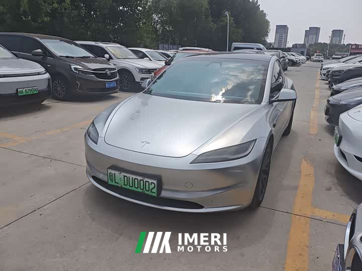 Tesla Model 3 rear-wheel drive version
