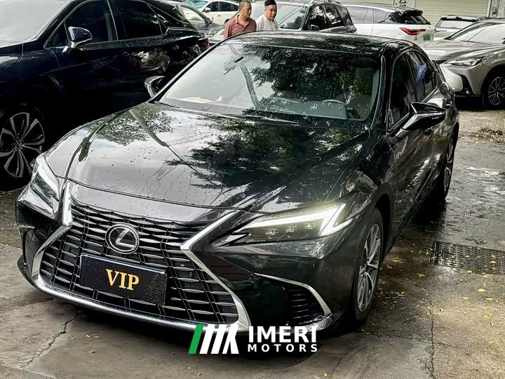 Lexus ES 300h Premium Edition