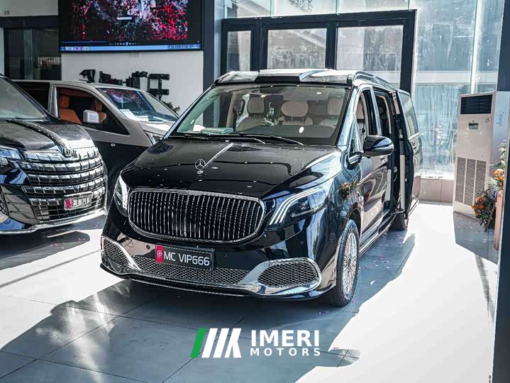 Mercedes-Benz Vito 2023 2.0T Business Edition 7 seats
