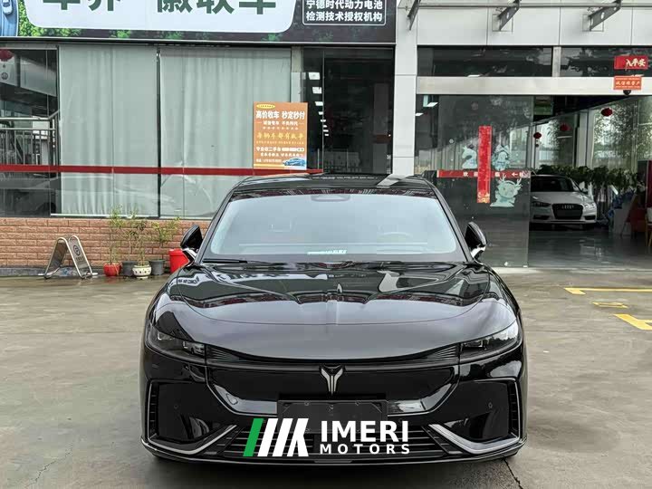 Voyah Lantu Chasing Light four-wheel drive flagship version