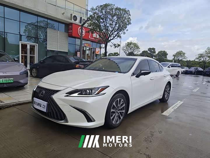 Lexus ES 300h Excellence Edition