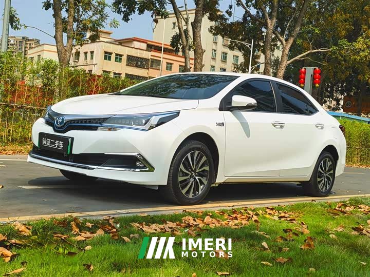 Toyota Corolla Plug-in Hybrid 2019 1.8L E-CVT Leading Edition