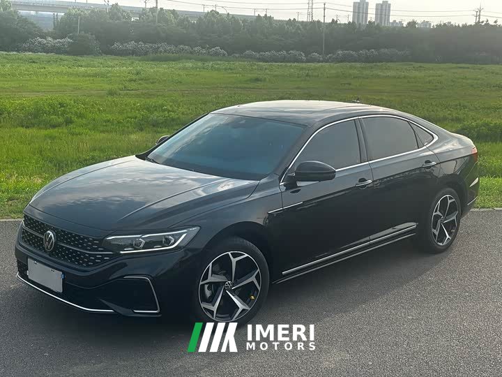 Volkswagen Passat 330TSI Starry Sky Deluxe Edition