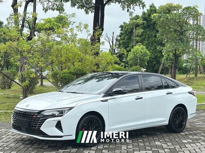 Dongfeng Yixuan MAX 1.5T super cool fashionable dad version